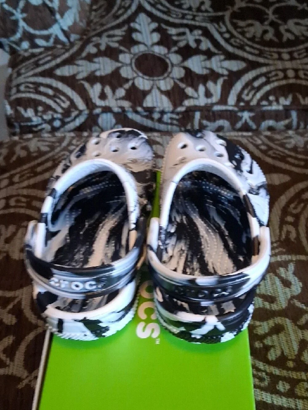 CROCS Toddler 10 Black & White Marbled Clog